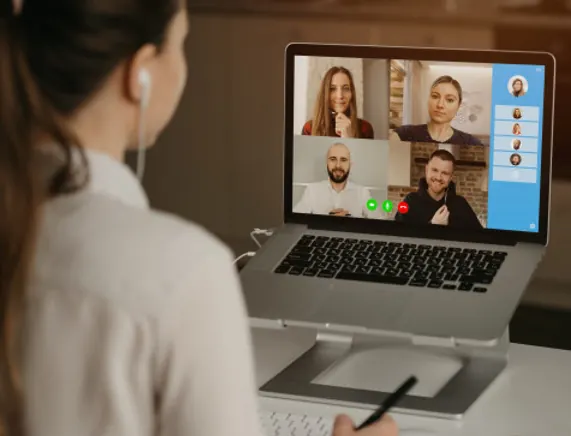 Benefits for 3CX customers including phone provisioning and mobility